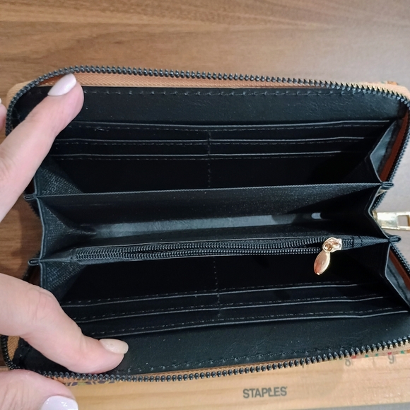 Colorful Patterned Women's Wallet - Picture 3 of 3